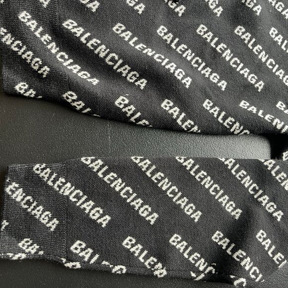 NWT Balenciaga Crewneck Pullover Knit Sweater Black White Mini Logo Allover - Picture 6 of 10